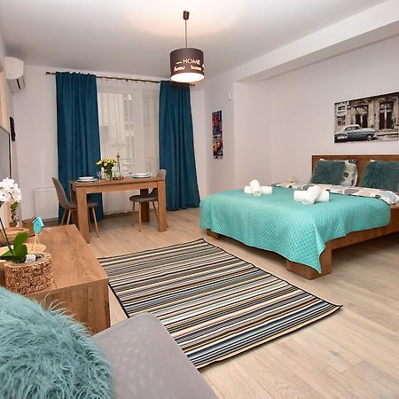 Near Cathedral Central Studio Bucarest Extérieur photo